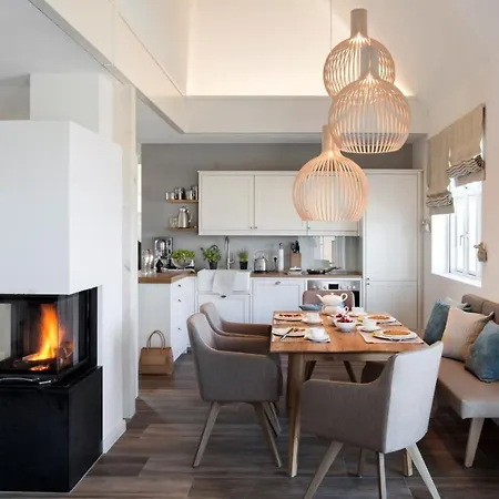 Nyaraló Reetdorf Geltinger Birk Kuenstlerkate Windstille *