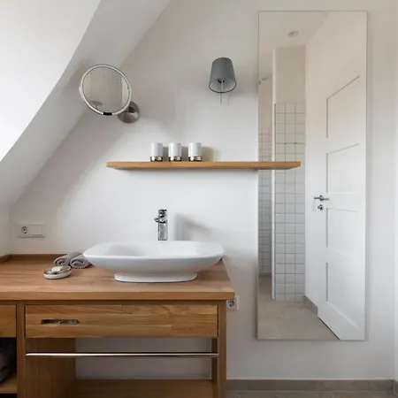 Reetdorf Geltinger Birk Kuenstlerkate Windstille