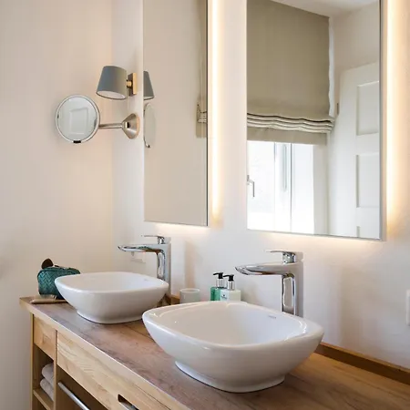 Reetdorf Geltinger Birk Kuenstlerkate Windstille Holiday home